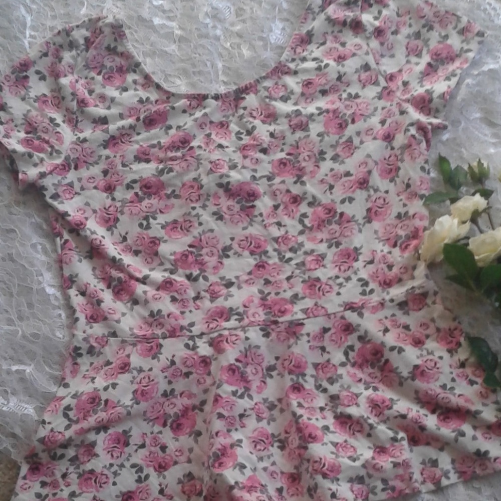 H&M Divided Floral Peplum Top